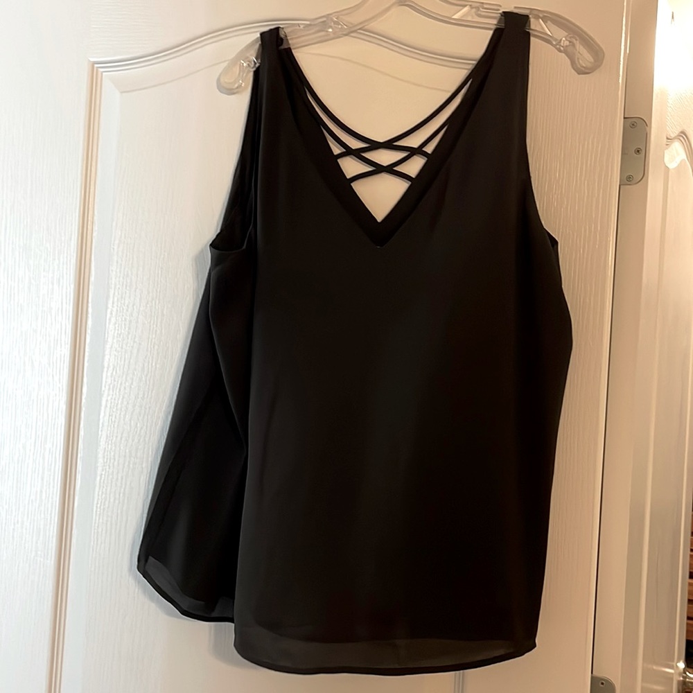 Express black tank size xl.